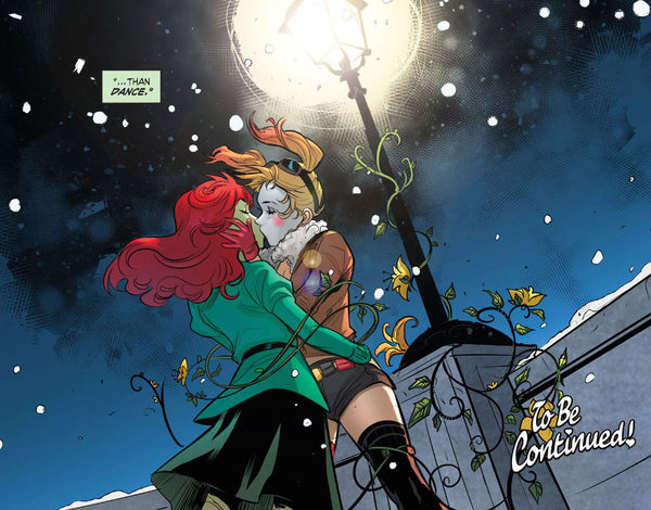 Harley and Ivy kissing in DC Comics Bombshells