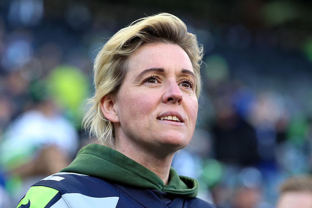 Brandi Carlile Pledges $25,000 To Support ICE Detainees In Minnesota