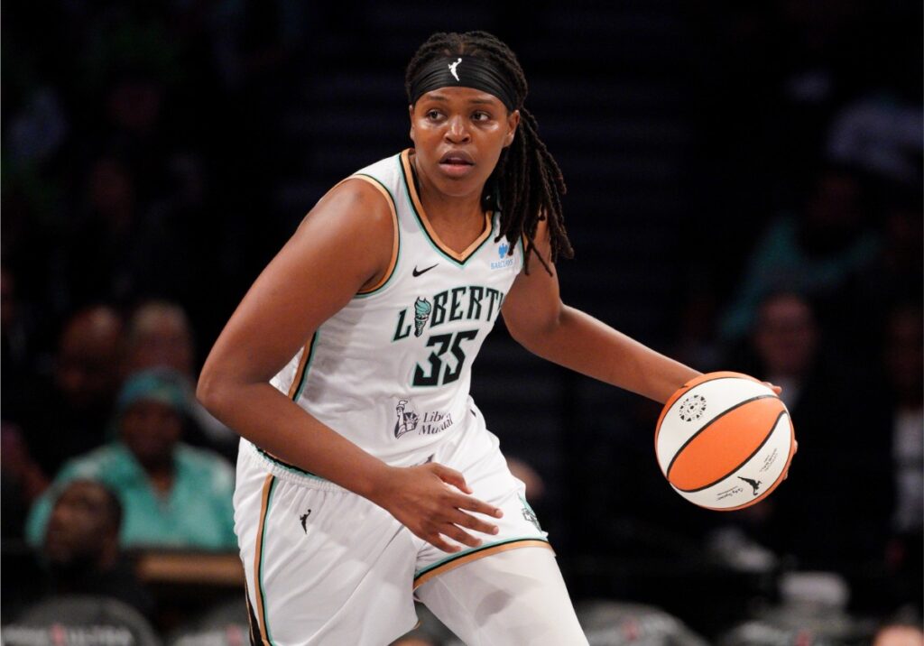 NEW YORK, NEW YORK - AUGUST 21: Jonquel Jones #35 of the New York Liberty dribbles the ball against the Chicago Sky during the first quarter at Barclays Center on August 21, 2025 in New York City. NOTE TO USER: User expressly acknowledges and agrees that, by downloading and or using this photograph, User is consenting to the terms and conditions of the Getty Images License Agreement. (Photo by Evan Bernstein/Getty Images)