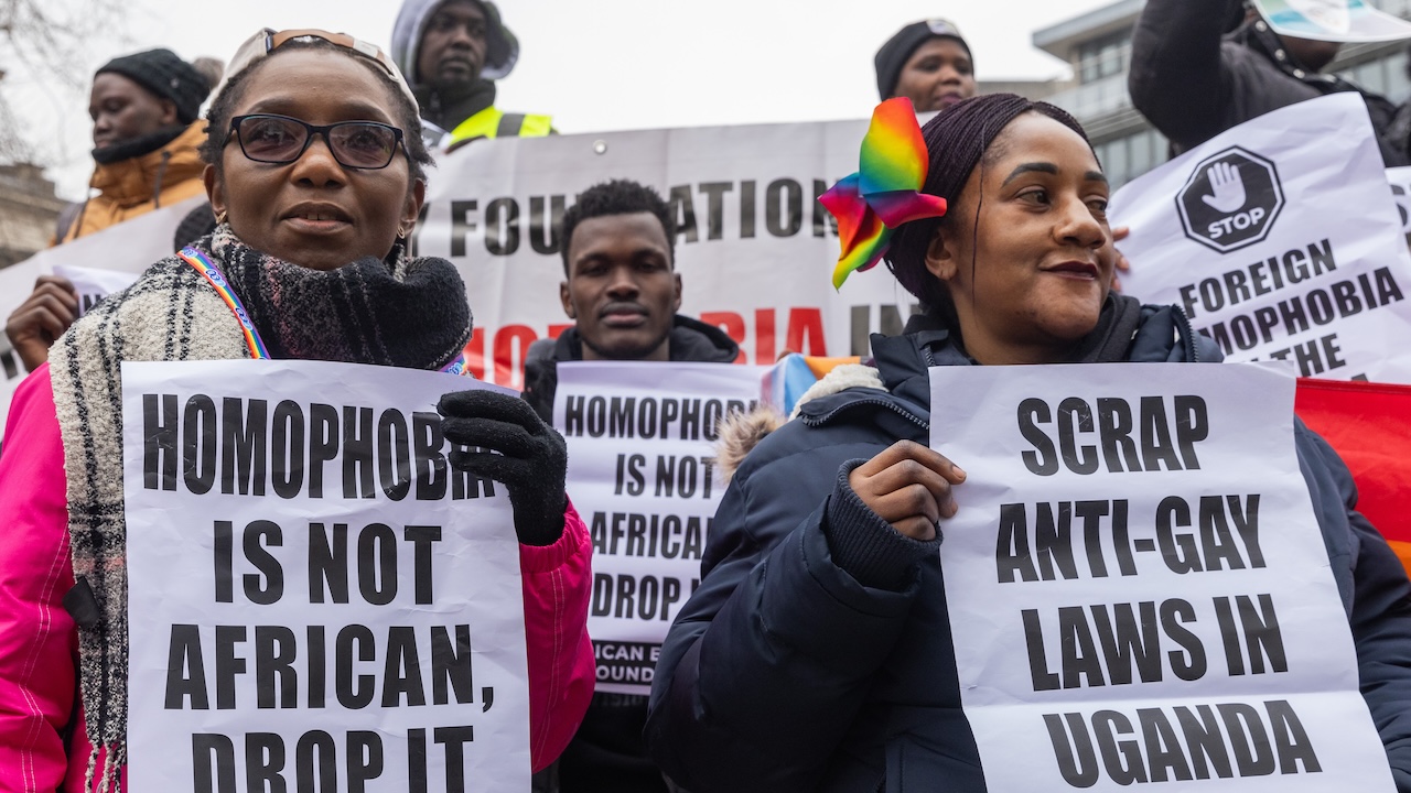 Lesbianas presas en Uganda por un beso público rompen el silencio
