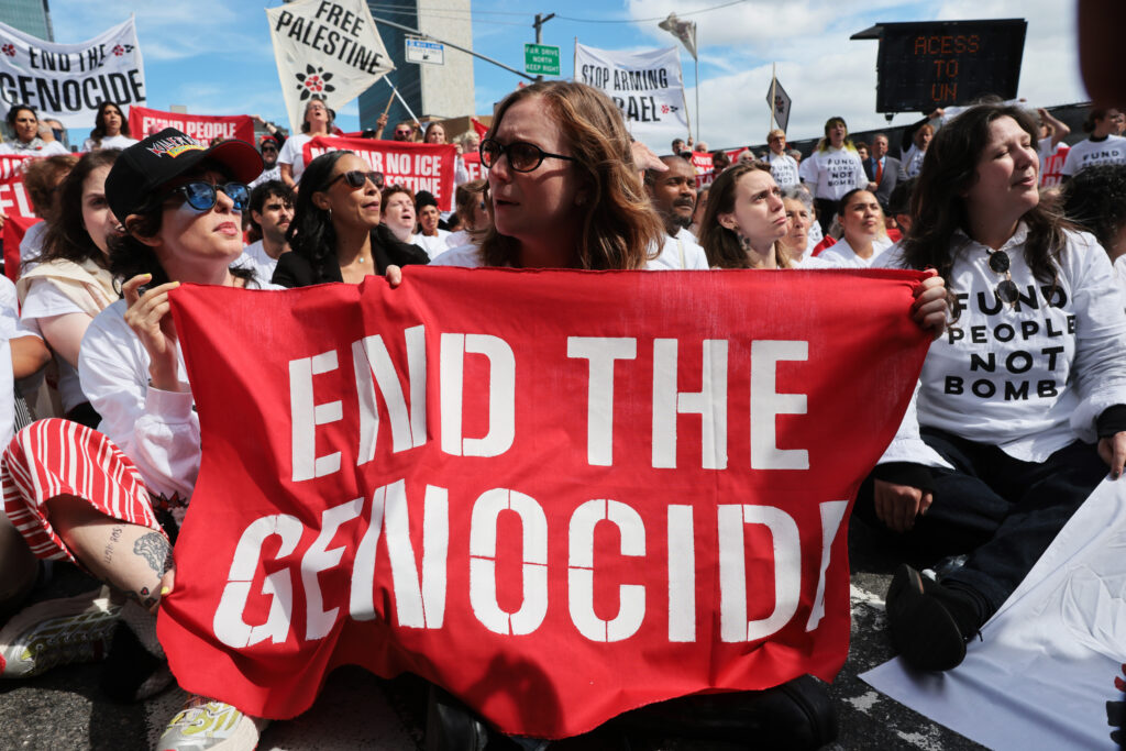 Hannah Einbinder, Susan Sarandon and Others Detained by NYPD at Benjamin Netanyahu UN Protest