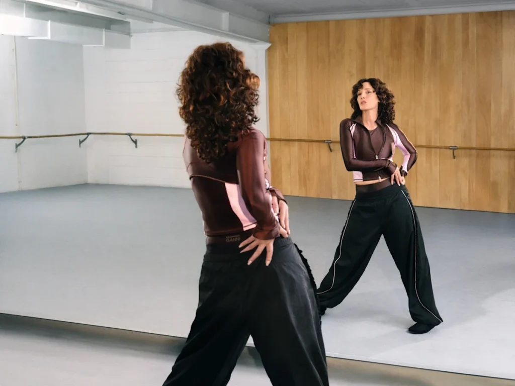 Why This New Jennifer Beals Video Has Lesbians Freaking Out