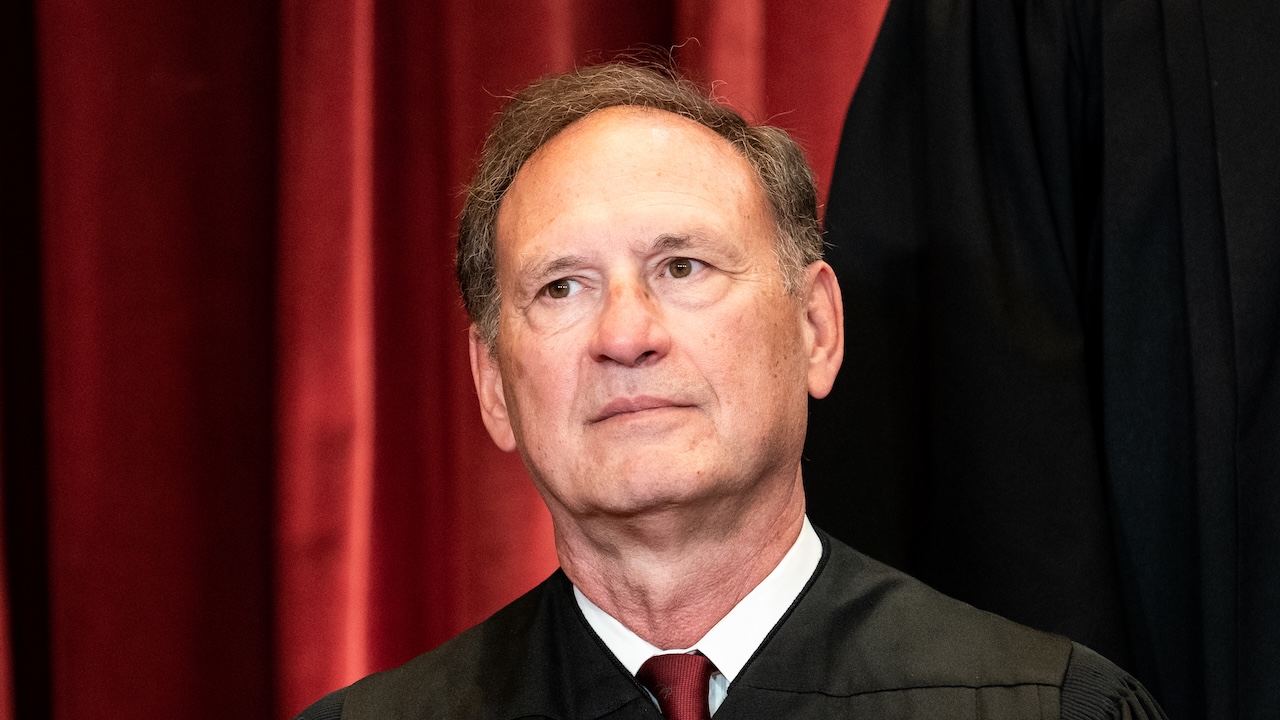 El juez de la Corte Suprema Samuel Alito califica el fallo sobre igualdad en el matrimonio como un giro “contra la libertad religiosa”